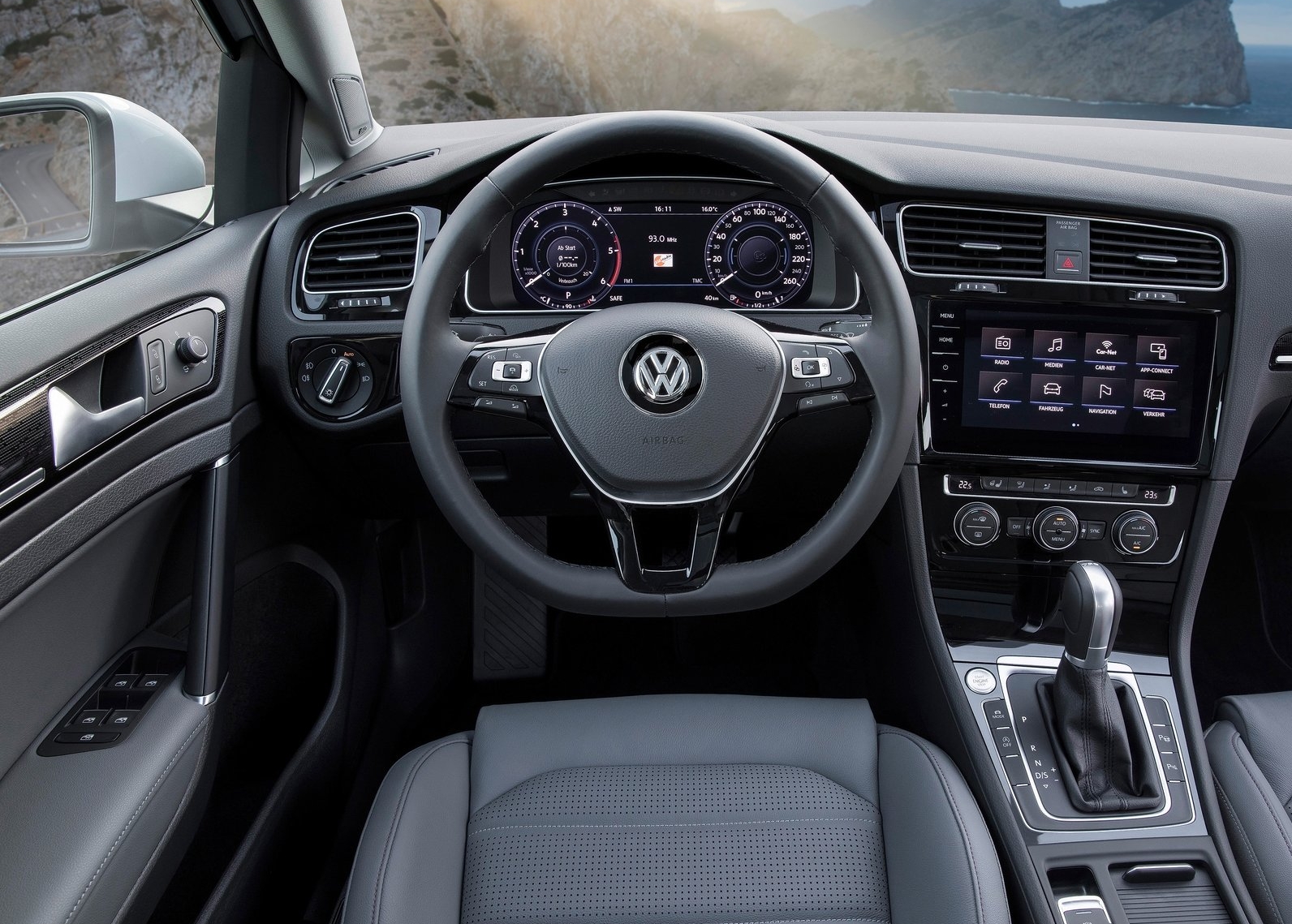 https://wcar.sets.lv/cars/Volkswagen/Golf Variant/27d8382d02d4b9a6feb6bc8b7b407de1.jpg